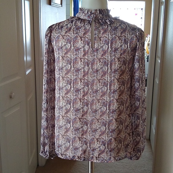 Greylin xs metallic thread lined paisley blouse w/ ruffle neck - Picture 4 of 11